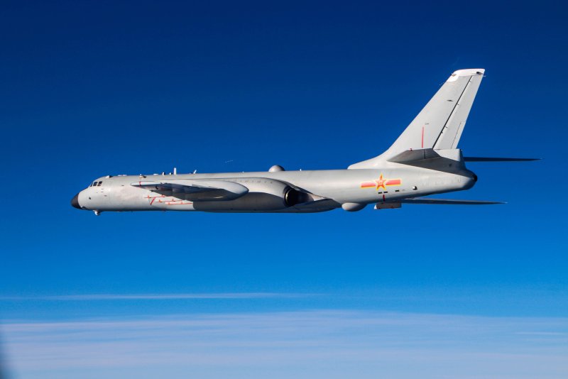 Бомбардировщиков h-6k