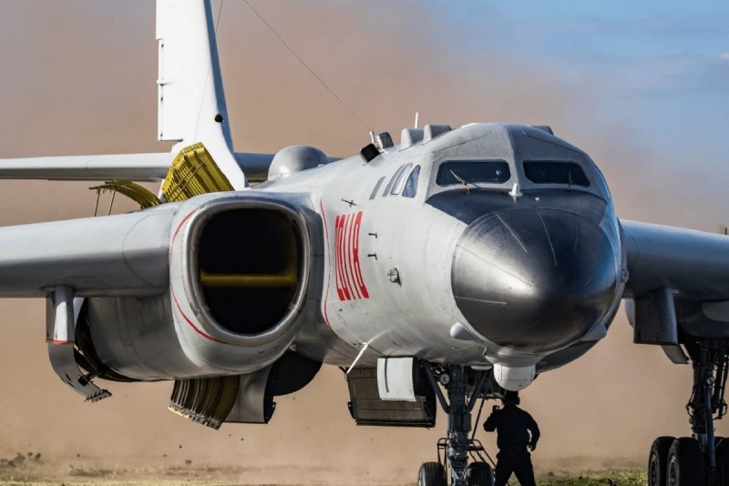 Китайский бомбардировщик h-6k