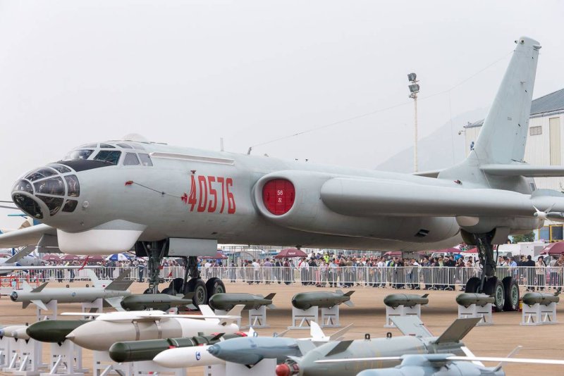 Китайский бомбардировщик h-6n