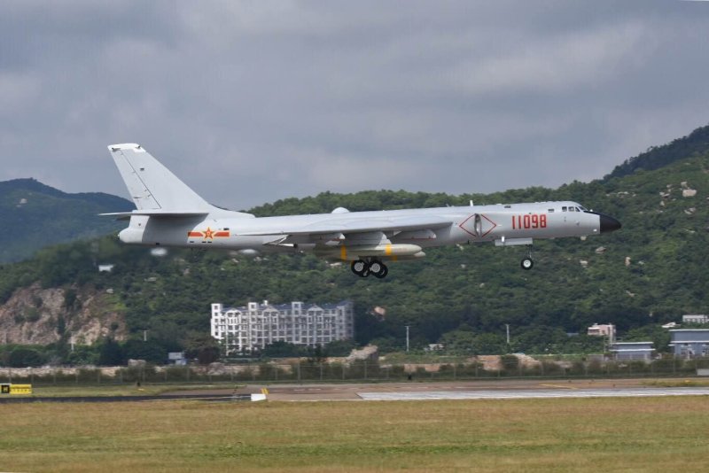 Xian h-6 in Air