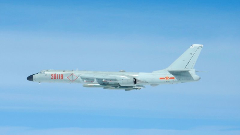 H-6 самолет