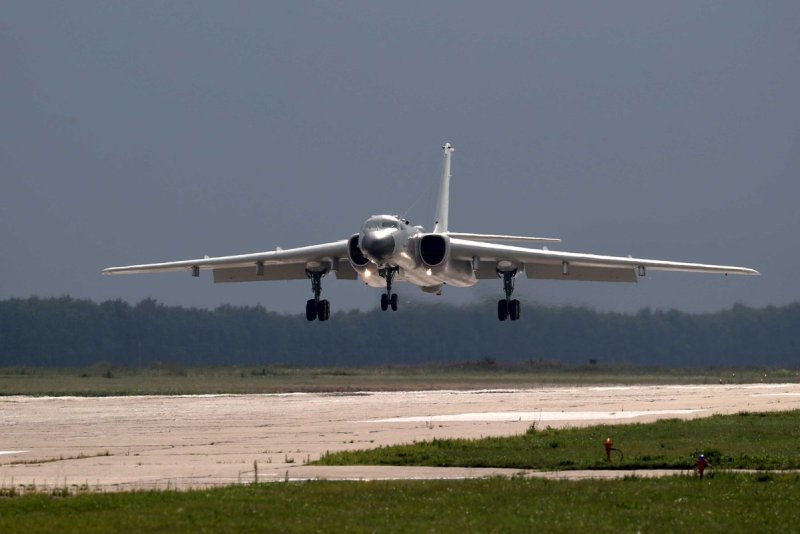 Бомбардировщиков h-6k