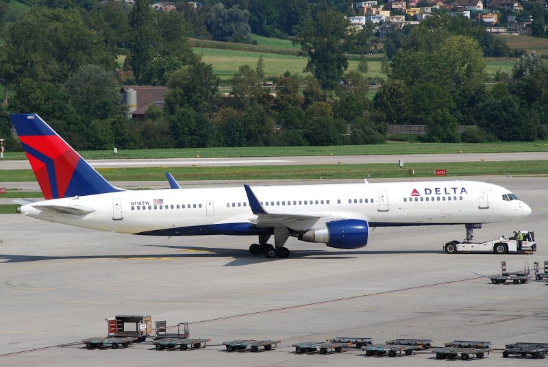 Боинг 757 эксплуатанты