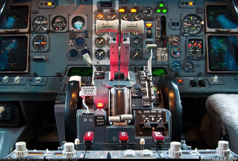 Боинг 737 300 кабина