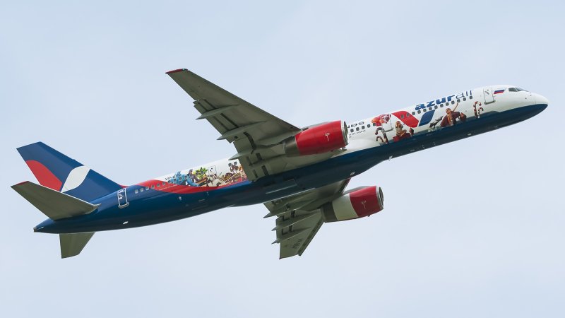 B752 самолет Азур
