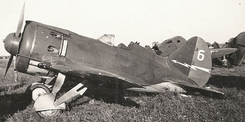 Советский самолёт истребитель и16