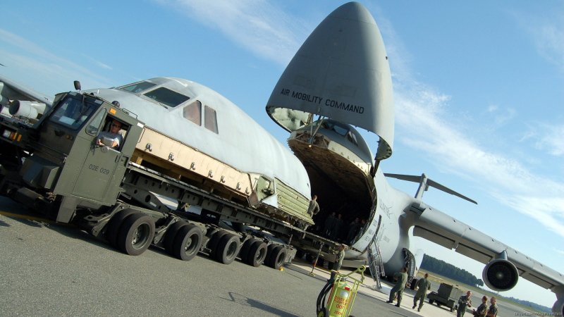 C 5 Galaxy crash.