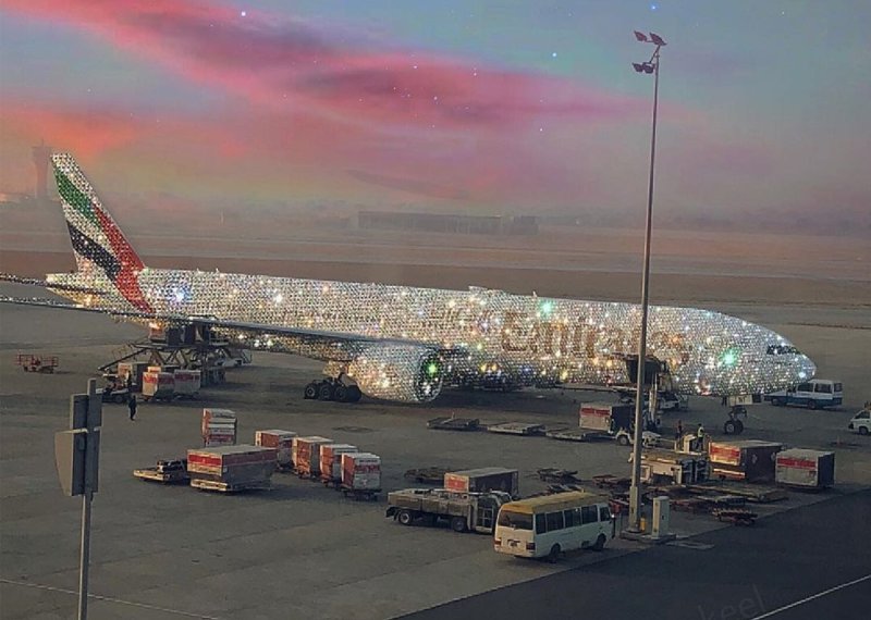 Бриллиантовый самолет Emirates