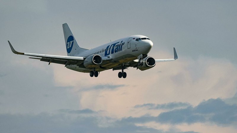Самолёты компании ЮТЭЙР Боинг 737