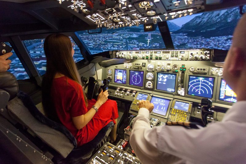 Кабина самолета Боинг 737 800 авиатренажер