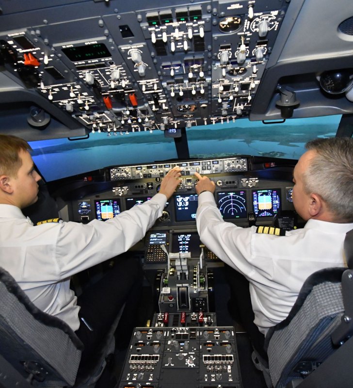 Пилот Боинга 737 с Троицка