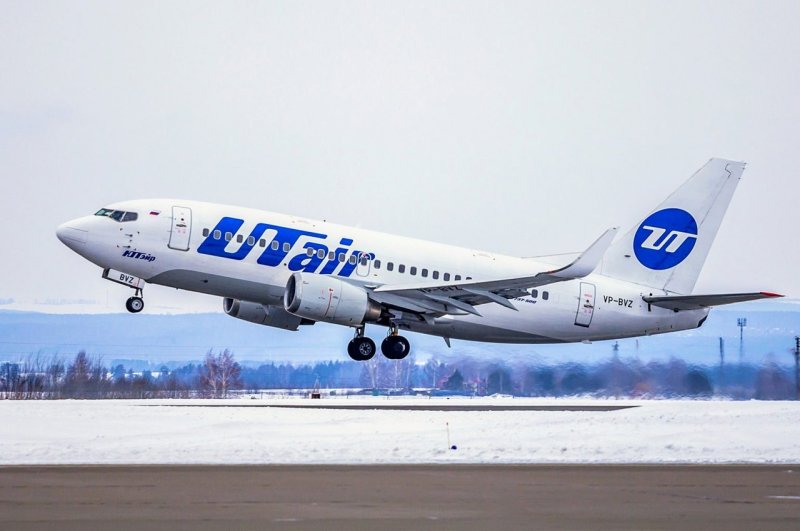 Авиакомпания ЮТЭЙР Боинг 737