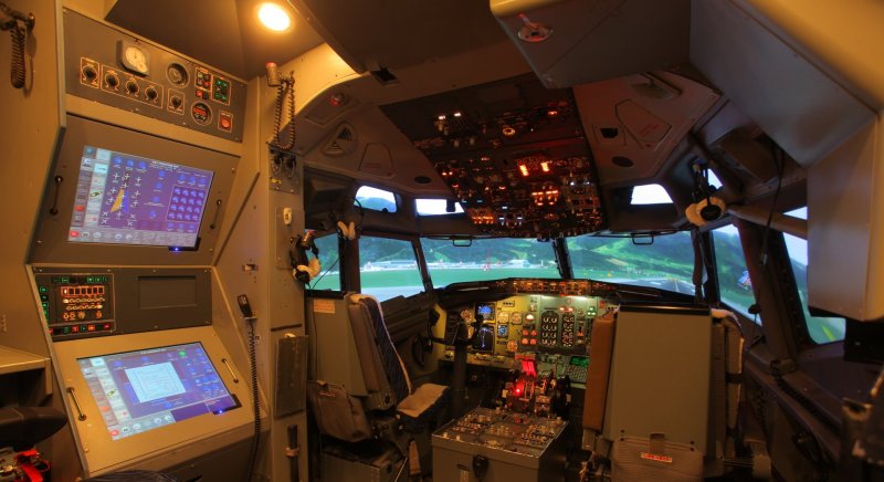 SSJ 100 авиатренажёр