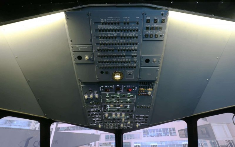 TFT Aero Ривьера 737