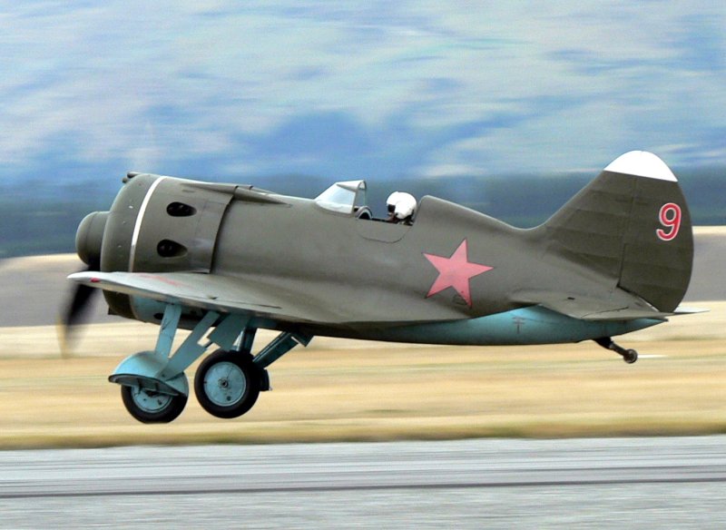 Истребитель Поликарпова и-16