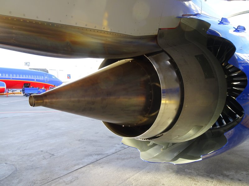 737 Max двигатели