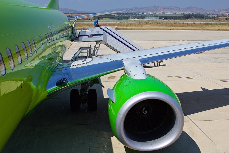 Боинг 737-800 s7