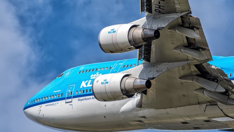 Двигатель самолета Боинг 747