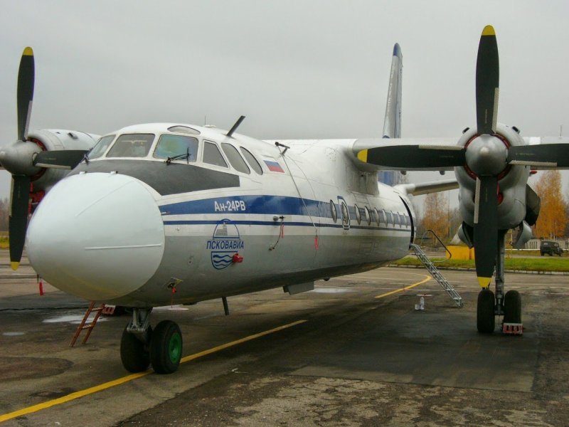 Турбовинтовой самолет АН-24