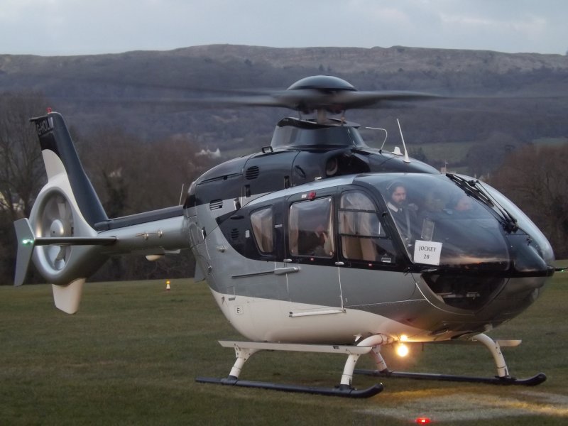 Eurocopter ec135 кабина