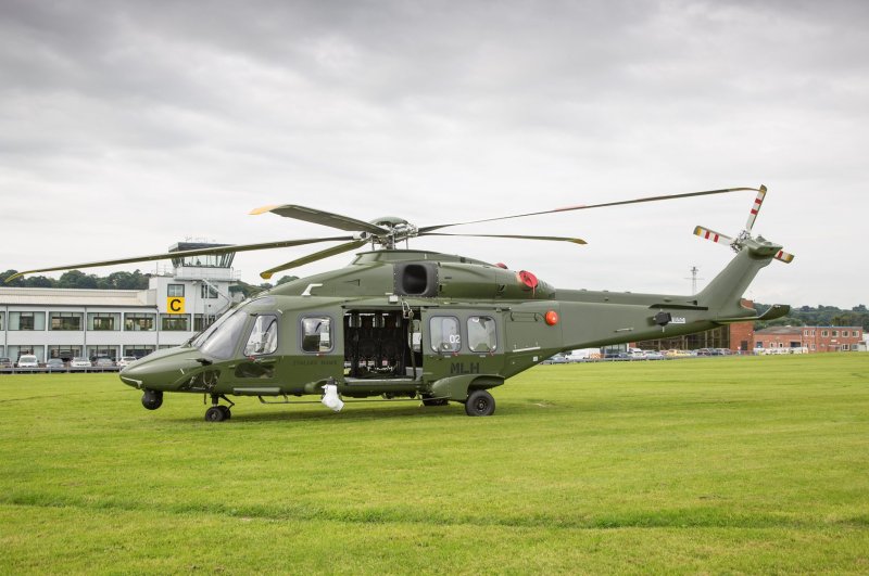 Военный вертолет aw139
