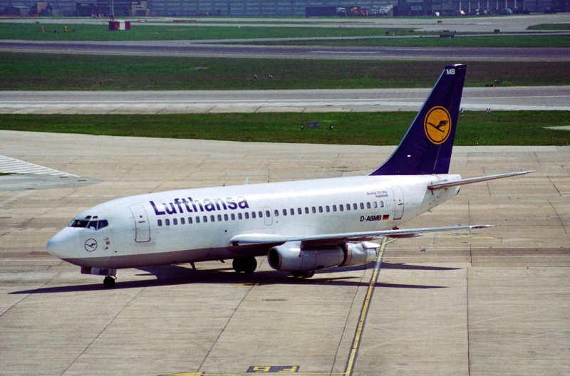 Боинг 737 200