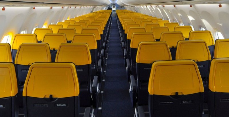 737 Max 8 салон