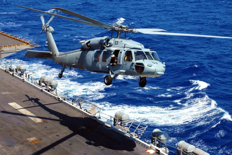 Вертолет ВМС США MH-60