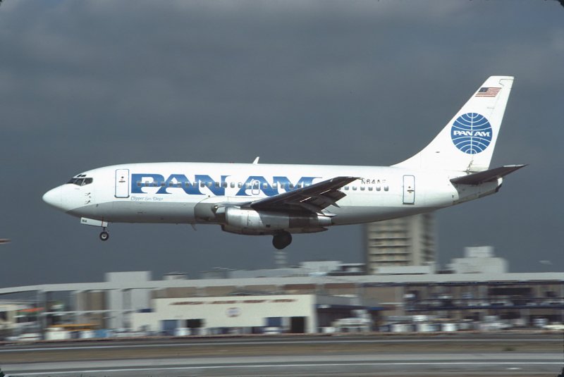 Самолет Боинг 737-200