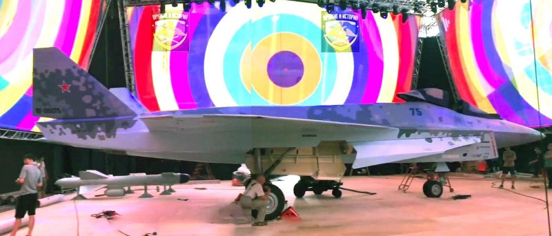 Истребитель пятого поколения Су-75