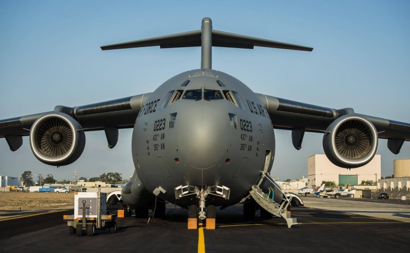 Самолет c-17 Globemaster III