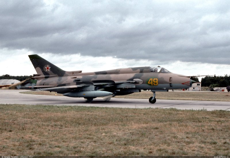 Самолёт Су-17м4