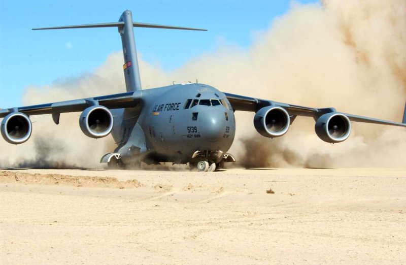 Американский грузовой самолет c17 Globemaster