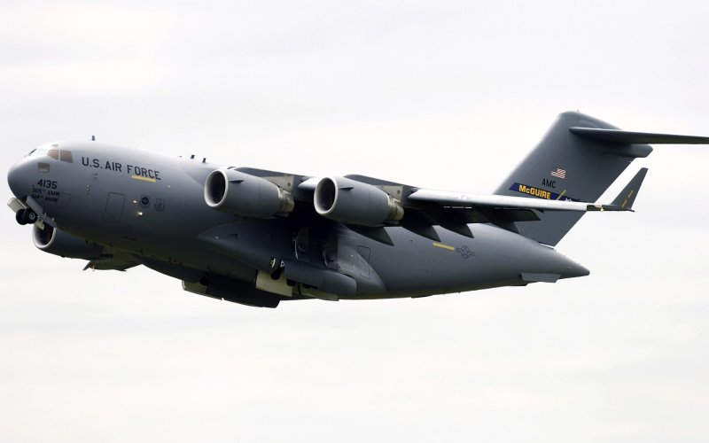 Самолет c-17 Globemaster III