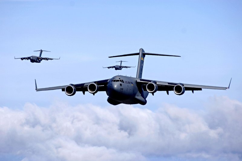 Транспортный самолет c-17 Globemaster