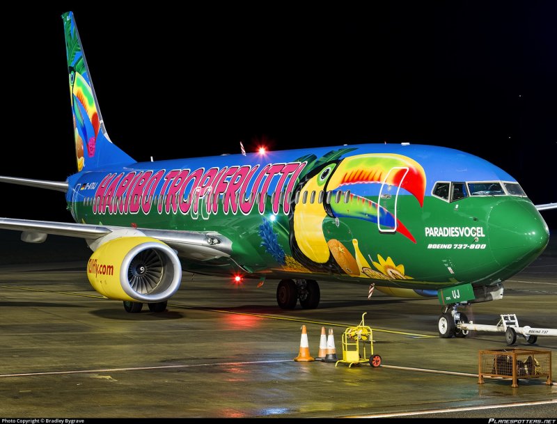 Boeing 737-8k5