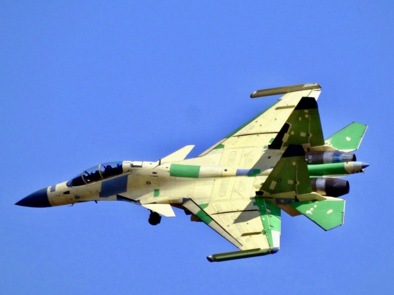 Самолет РЭБ J-16d