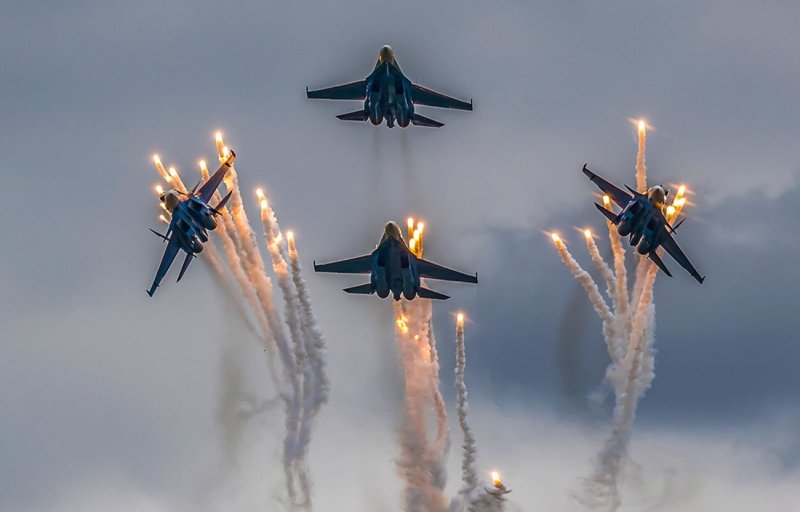 Русский Витязь самолёт Су 30