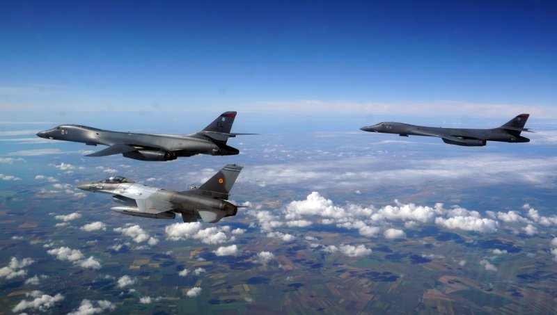 Бомбардировщики b-1b Lancer Норвегия