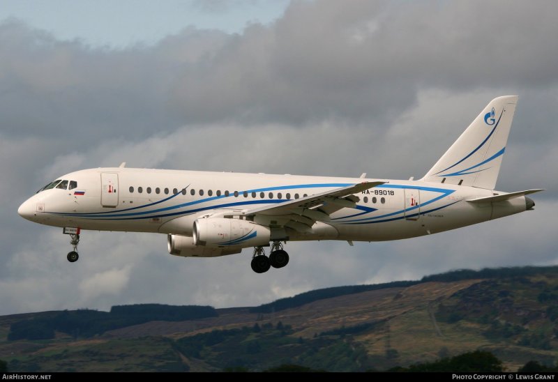 RRJ-95b-100 самолет