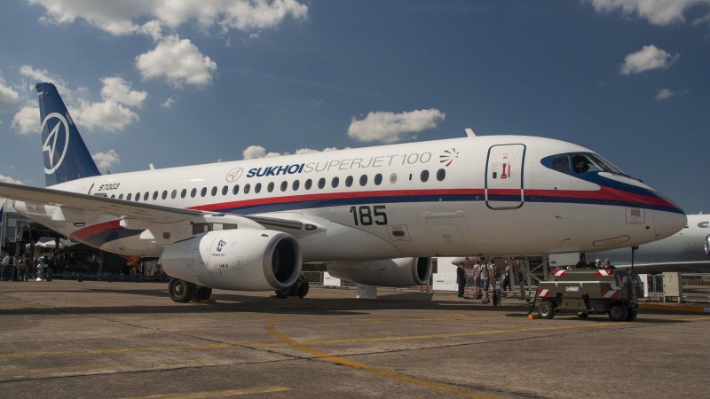 RRJ-95b самолет
