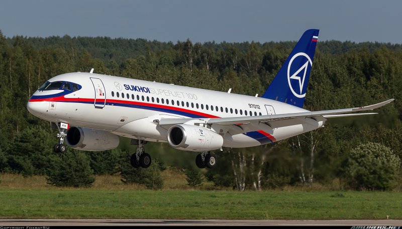 Самолет Sukhoi Superjet 100-95