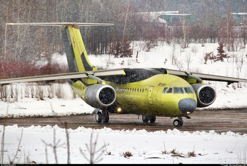Самолеты АН 158 цвет хаки
