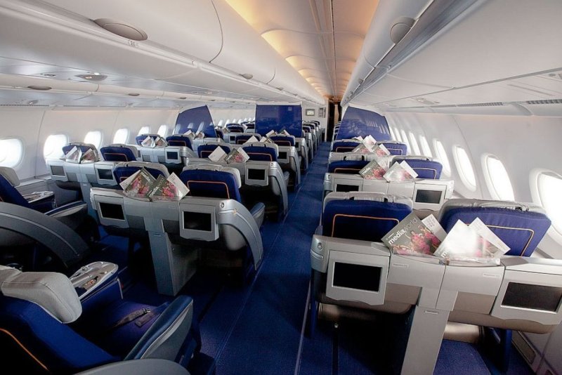 Аэробус большой а380 салон