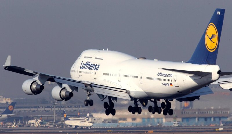Боинг 747 сзади