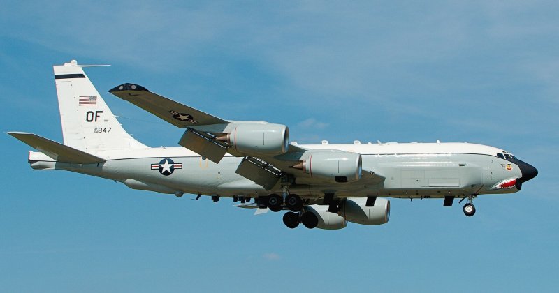 Стратегический самолет-разведчик RC-135 ВВС США