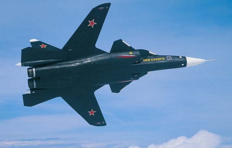Самолет с обратной стреловидностью крыла Су-47