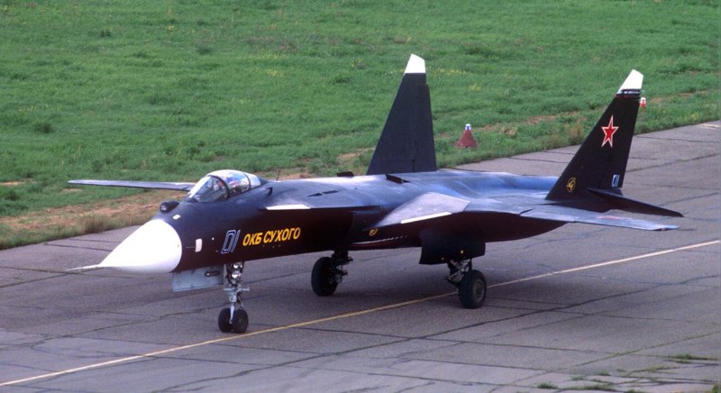 Экспериментальный истребитель Су-47 «Беркут»