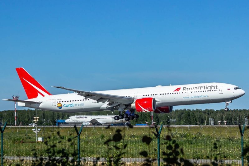 777-300er Роял Флайт