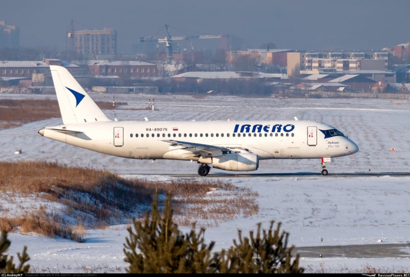 Самолет ИРАЭРО Суперджет 100